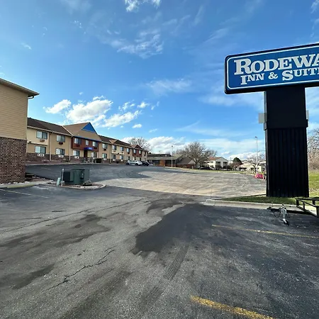 Rodeway Inn & Suites Madison East-2