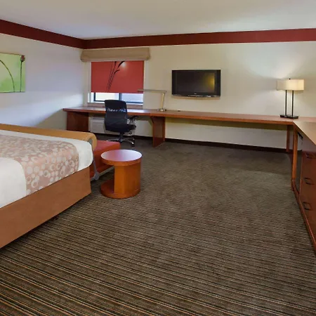 Travelodge By Wyndham Columbus State University-3