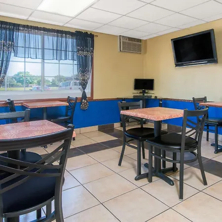 Days Inn By Wyndham Great Bend-3