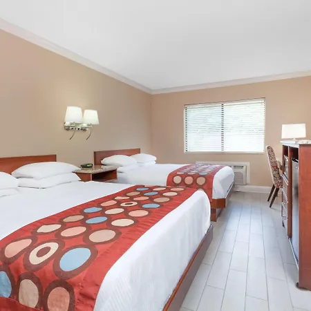 Super 8 By Wyndham Owensboro-2