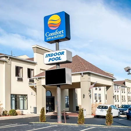 Comfort Inn & Suites Hazelwood - St Louis-2