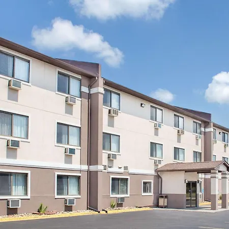 Boarders Inn & Suites By Cobblestone Hotels Waterloo Cedar Falls-3
