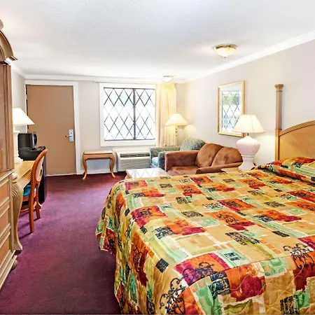 Knights Inn Austell-2