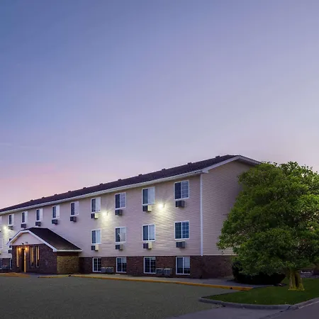 Super 8 By Wyndham Clinton-2