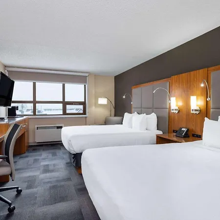 Ramada By Wyndham Northern Grand Hotel & Conference Centre-2