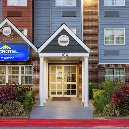 Microtel Inn By Wyndham Raleigh-Durham Airport-3
