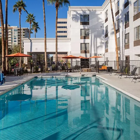Hampton Inn Phoenix - Biltmore-2