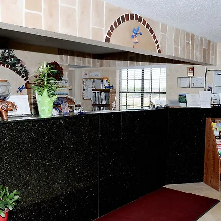 Economy Inn & Suites-2