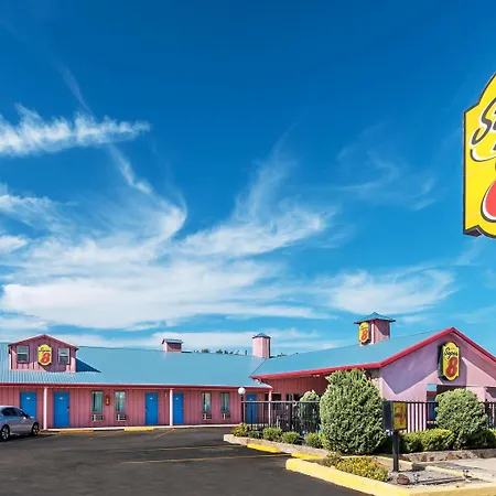 Super 8 By Wyndham Eastland-3
