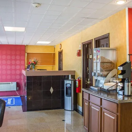 Rodeway Inn Huntington Station - Melville-2