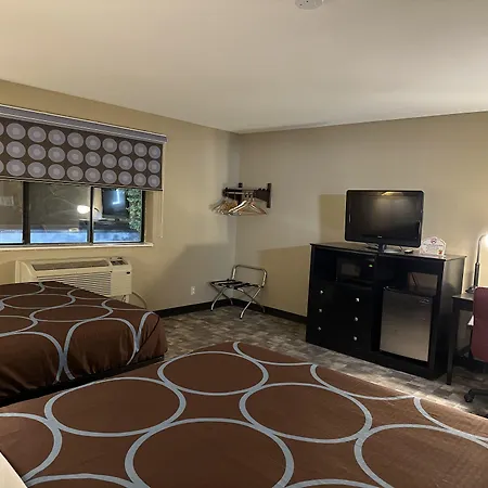 Super 8 By Wyndham Baltimore/Essex Area-3