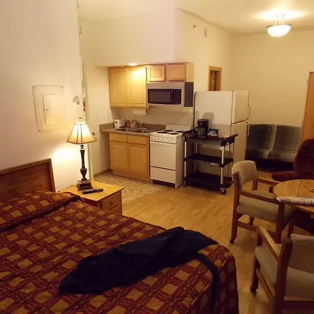 7 Gables Inn & Suites-3