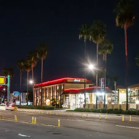 Super 8 By Wyndham Anaheim/Disneyland Drive-3