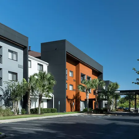 Courtyard By Marriott Pensacola-3