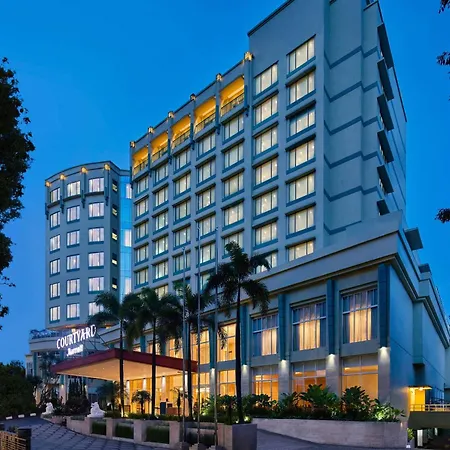 Courtyard By Marriott Bandung Dago-3