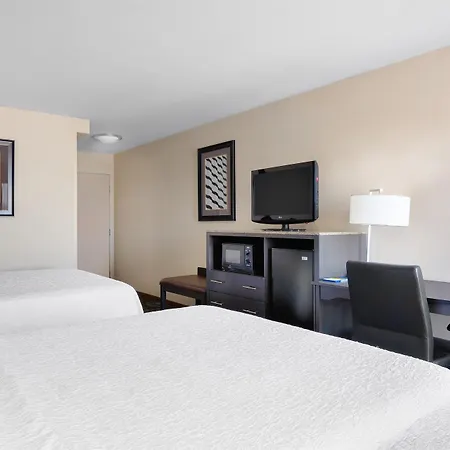 Spark By Hilton Bakersfield Central-3