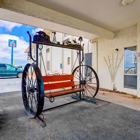 Motel 6-Moriarty, Nm-3