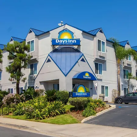 Days Inn By Wyndham Carlsbad-3