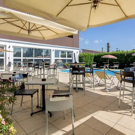 Best Western Plus Hotel Farnese-2