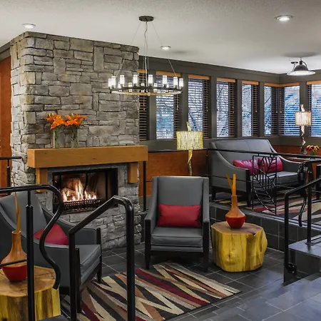 Whistler Village Inn & Suites-3