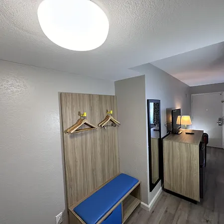 Days Inn By Wyndham San Marcos-2