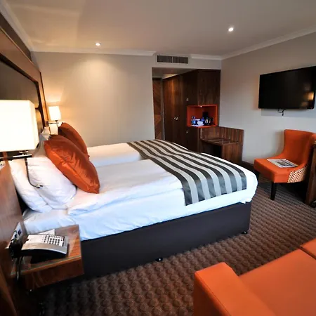 Frensham Pond Country House Hotel & Spa-3