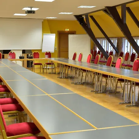 Land- und Golfhotel Alte Fliegerschule-3