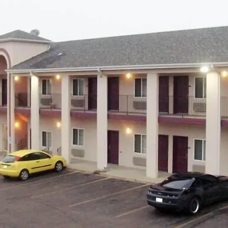 Townhouse Inn & Suites Omaha-2