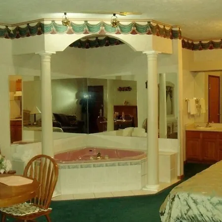 Townhouse Inn & Suites Omaha-3