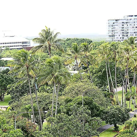 Cairns Aquarius-2
