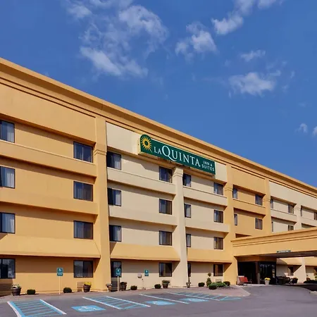 La Quinta By Wyndham Plattsburgh-2