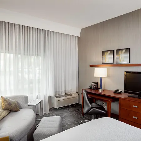 Courtyard By Marriott Stockton-2