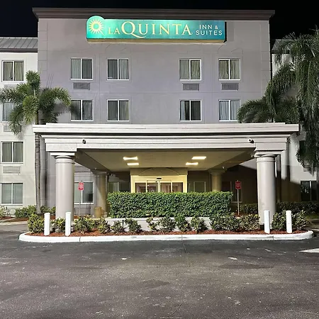 La Quinta Inn & Suites By Wyndham Sawgrass-2