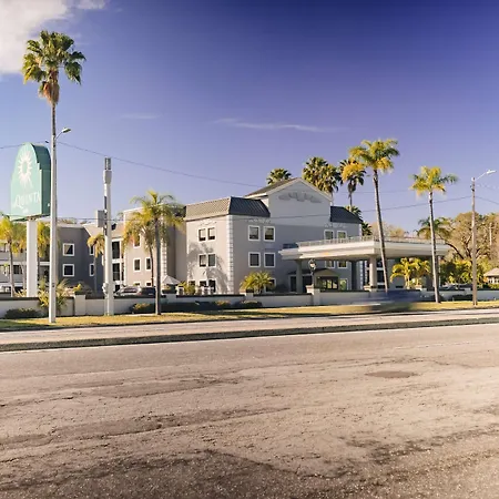 La Quinta Inn By Wyndham Tampa Near Busch Gardens-2