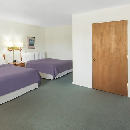 Redwood Inn-3