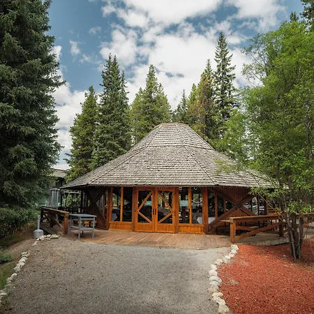 Lake Louise Inn-3