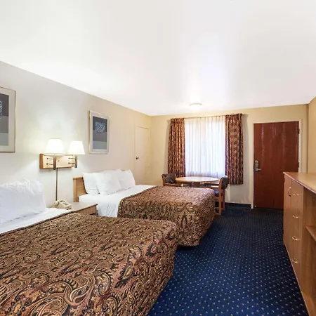 Grand Park Inn Anaheim Maingate-3