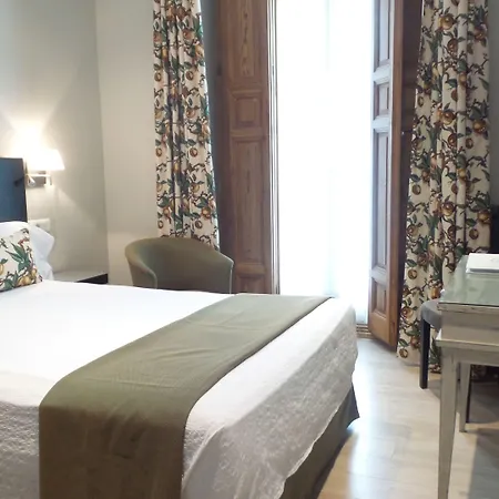 Hotel Moderno Puerta Del Sol-2