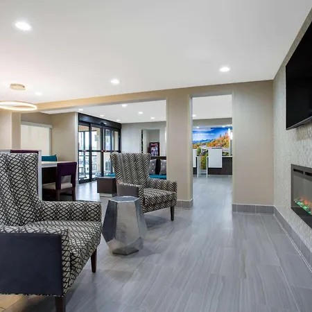 La Quinta Inn By Wyndham Roanoke Salem-3