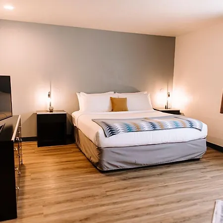 Days Inn By Wyndham Eugene Downtown/University-3