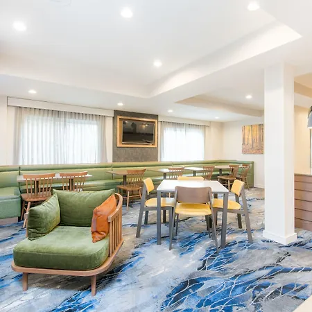 Fairfield Inn Suites Brunswick-3