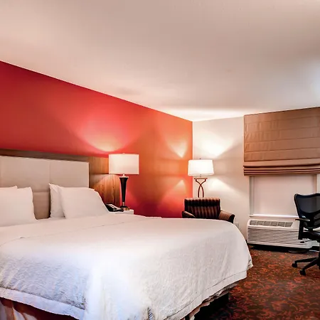 Hampton Inn St. Joseph-3