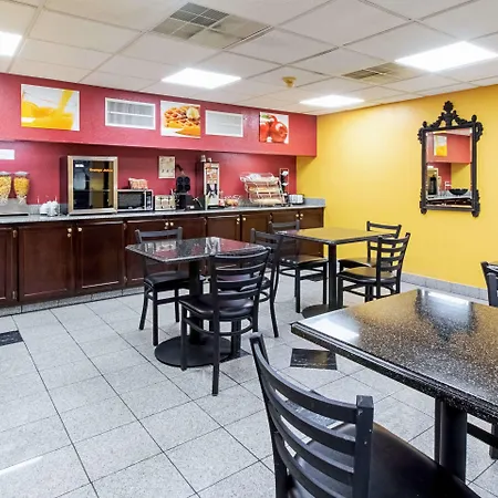 Quality Inn & Suites Dickson-3