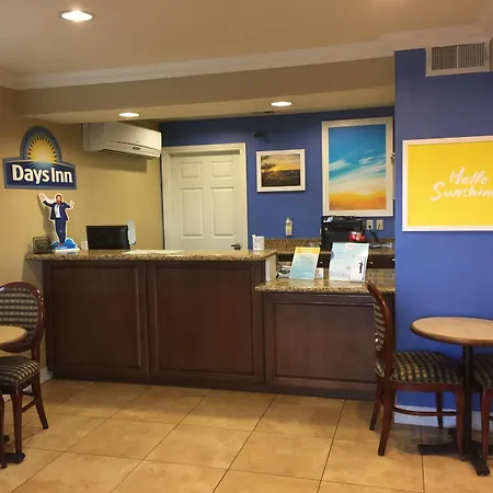 Days Inn By Wyndham Kingman East-2