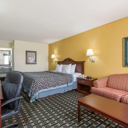 Days Inn & Suites By Wyndham Warner Robins Near Robins Afb-2