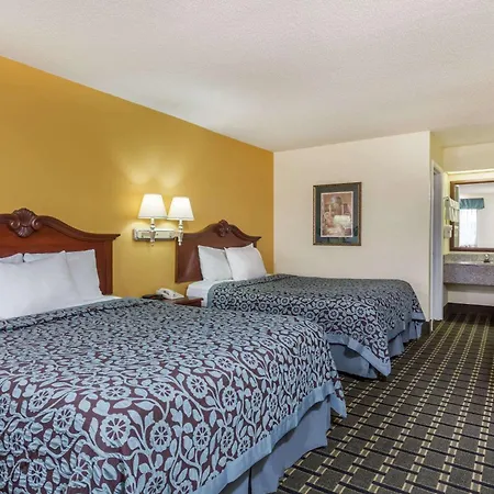 Days Inn & Suites By Wyndham Warner Robins Near Robins Afb-3