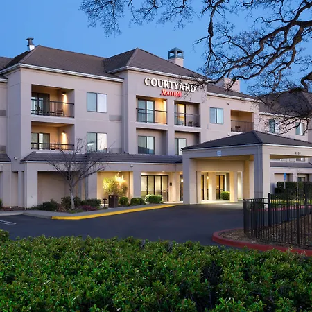 Courtyard By Marriott Roseville-2