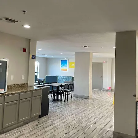 Days Inn By Wyndham Dallas Garland West-3
