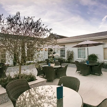 The Keadeen Hotel-2