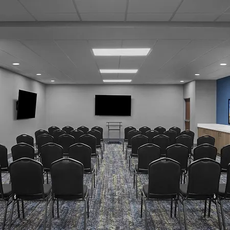 Hampton Inn Cleveland-Downtown-3